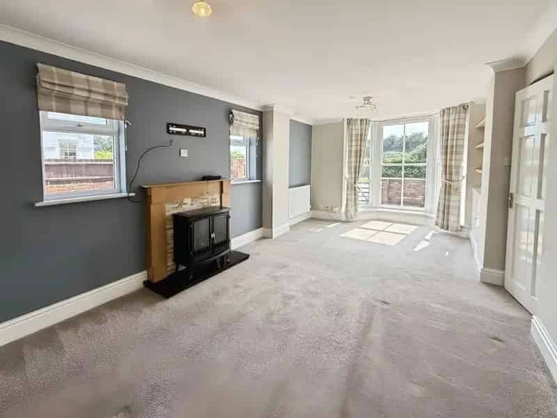 2 Bedroom Semi Detached House Chester CH1