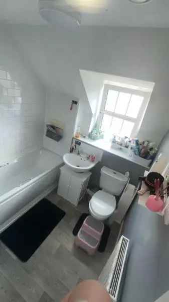 Flat For Rent in Rushden, England