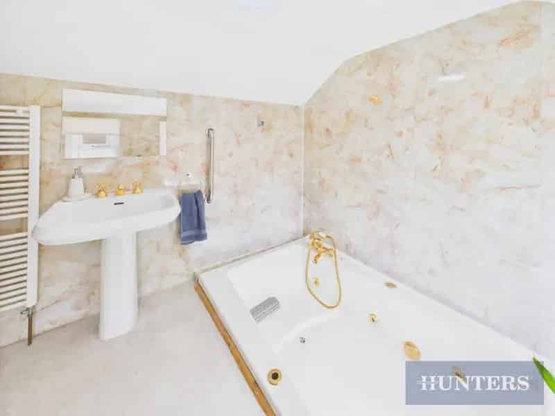 1 Bed Flat for Sale in Scarborough South Side