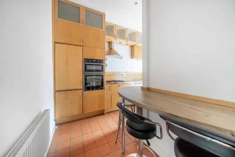 Two Bedroom Ground Floor Garden Flat Brondesbury