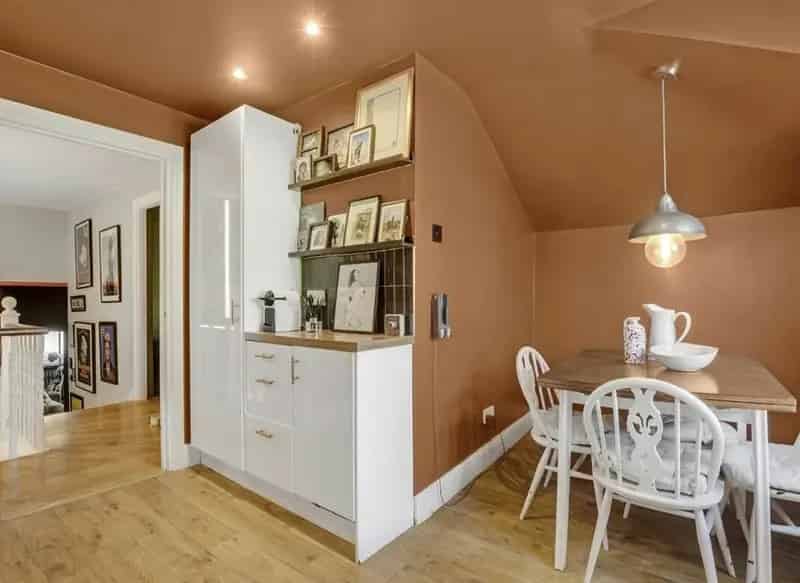 2 Bed Split Level Flat Clapton Renovation Potential