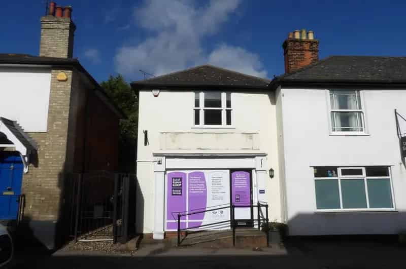 Kelvedon House Near A12 with Easy London Access