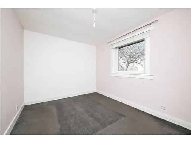 2 Bedroom Upper Villa for Sale in Edinburgh's Inch