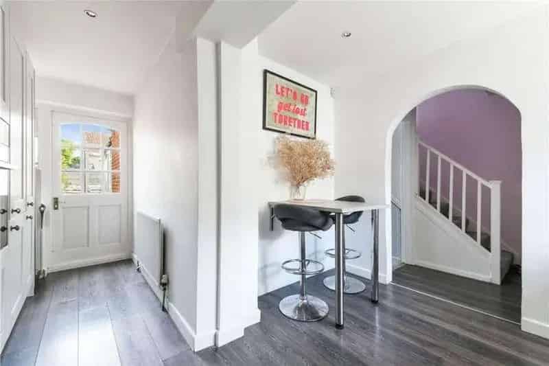 2 Bedroom House for Sale Near Clockhouse and Kent House Stations