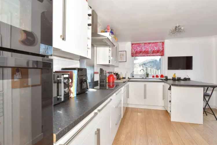 3 Bedroom End Terrace House for Sale