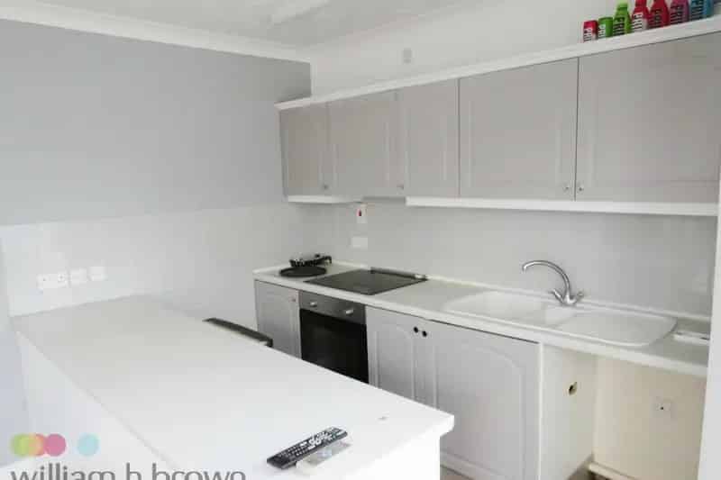 One Bedroom Flat Pallister Road Available July 23rd