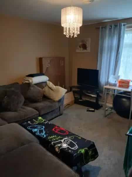 1 Bedroom Ground Floor Flat with Private Garden Near Bromley Road
