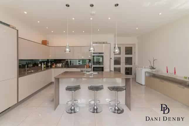 Six Bedroom Semi-Detached House for Sale Golders Green