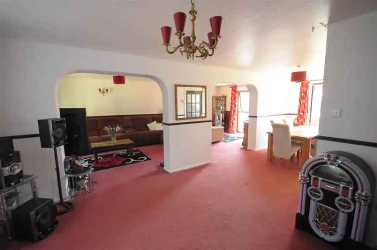 5 bedroom semi-detached house for sale