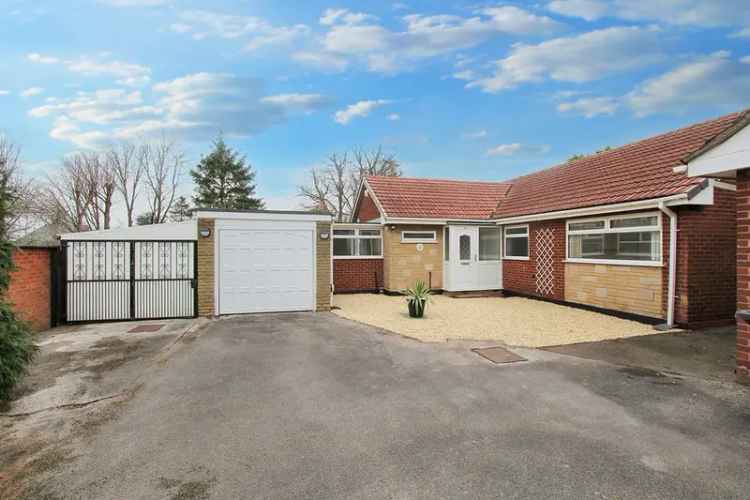 Bungalow For Sale in Tamworth, England