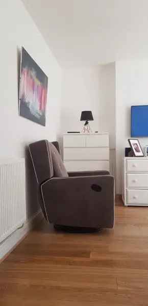 Flat For Rent in Southend-on-Sea, England