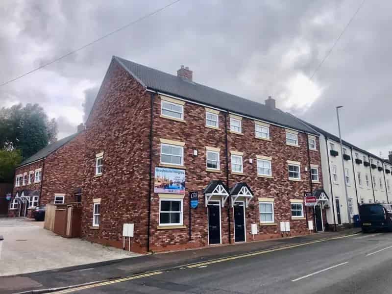 Brand New Four Bedroom Townhouse Lichfield Close To Amenities
