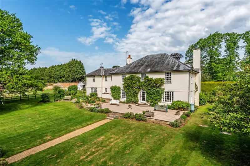 6 Bedroom Country House with Equestrian Facilities