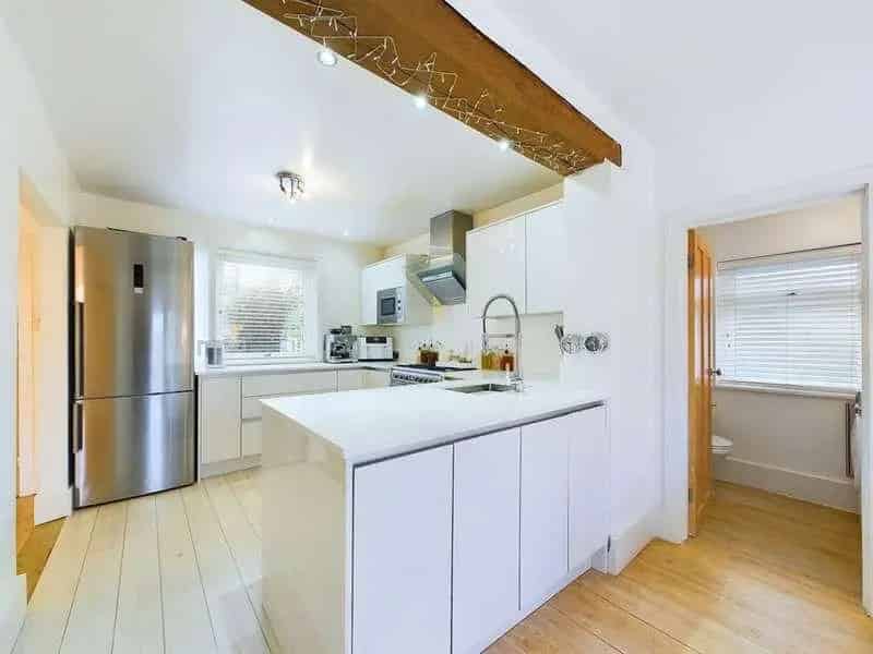 4 bed house for sale