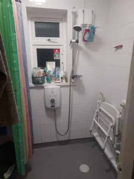 1 Bed Ground Floor Flat with Private Garden and Wet Room