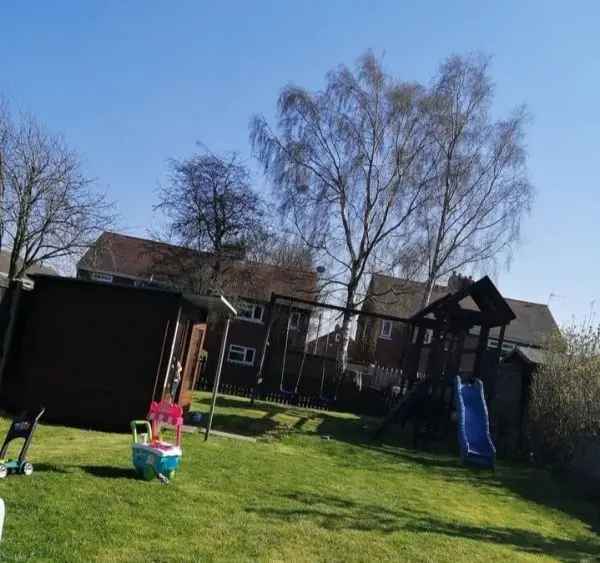 House For Rent in Wakefield, England