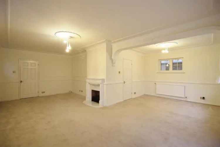 4 Bedroom Detached House To Let in Ferndown Hornchurch