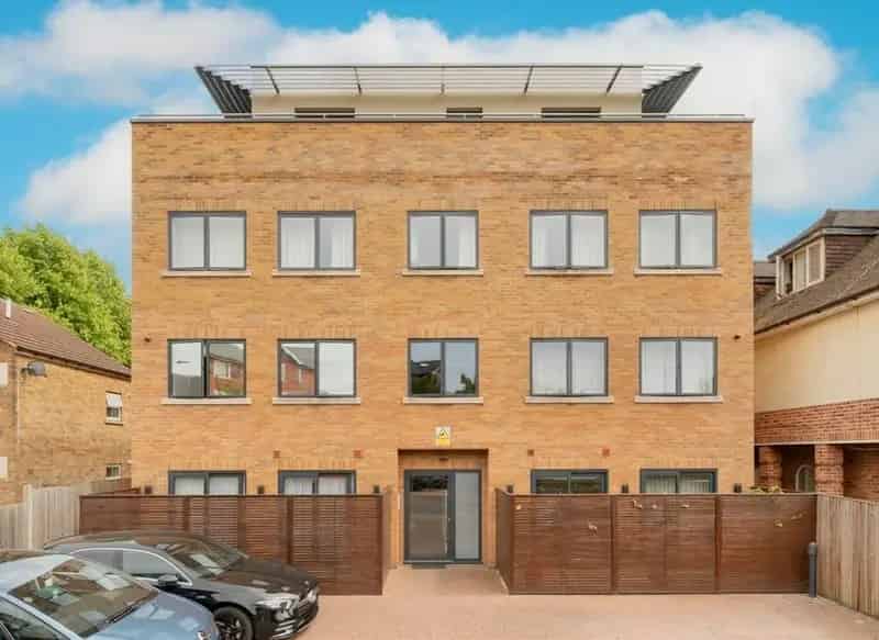 One Bedroom Flat Harlesden Road Modern Development Long Lease