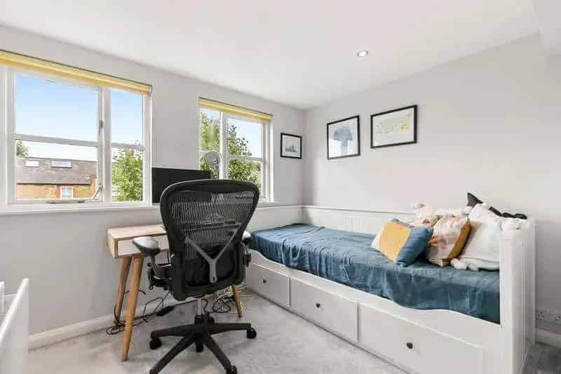 3 bed flat for sale