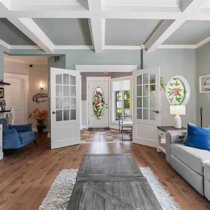 Charming Bungalow near Train Station and REM