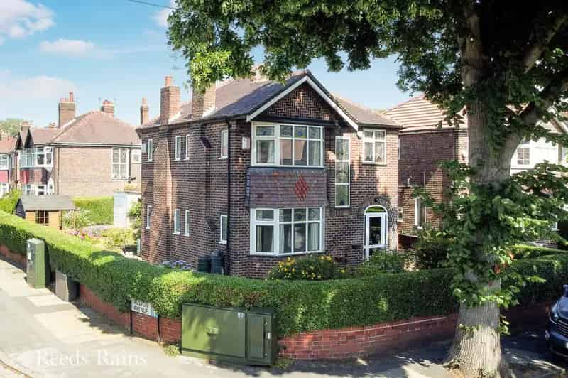 3 Bedroom Detached House for Sale in Sale Greater Manchester
