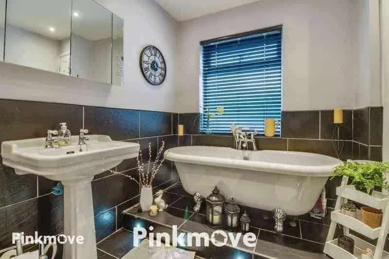 3 Bed Semi-Detached House For Sale