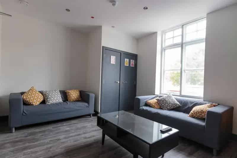 Student Studio Flat Available August 2025