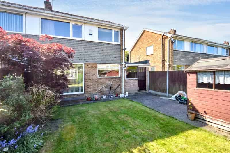 3 Bed Semi-Detached House in WF2 - Ample Parking & Garden
