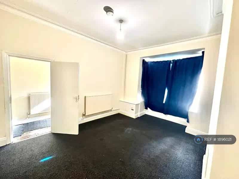4 Bedroom Terraced House New Street B23