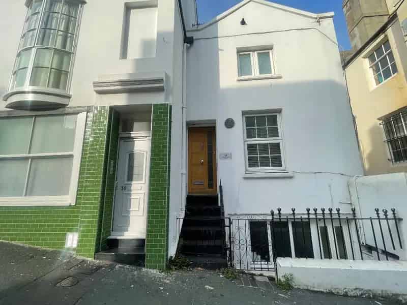 2 Bedroom Flat to Rent