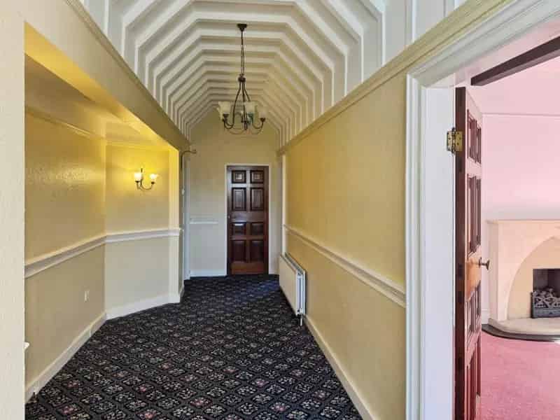 2 Bedroom Flat For Sale in Windermere