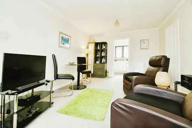 Ground Floor Flat for Sale in Llandaff North Cardiff