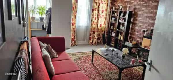 2 Bed Flat Exchange for 1 Bed