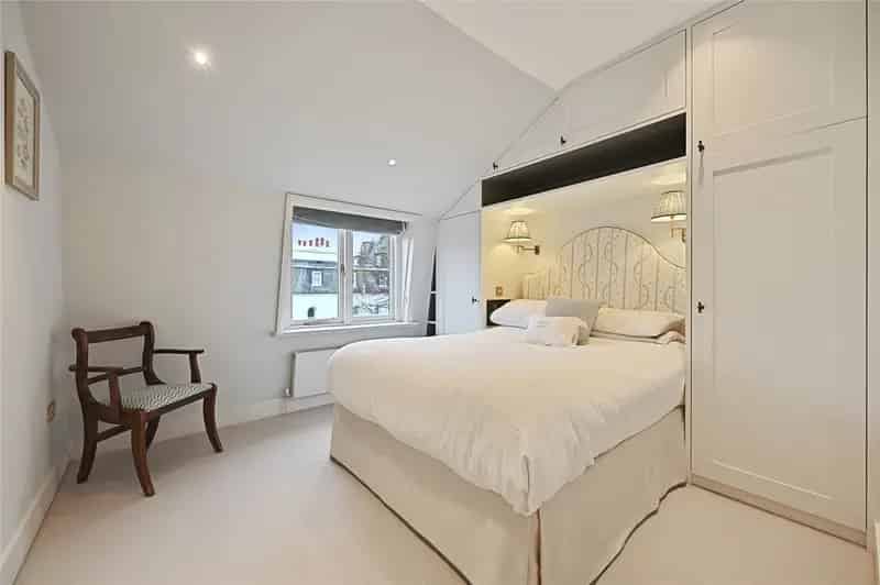 3 Bedroom Maisonette near Kensington Gardens