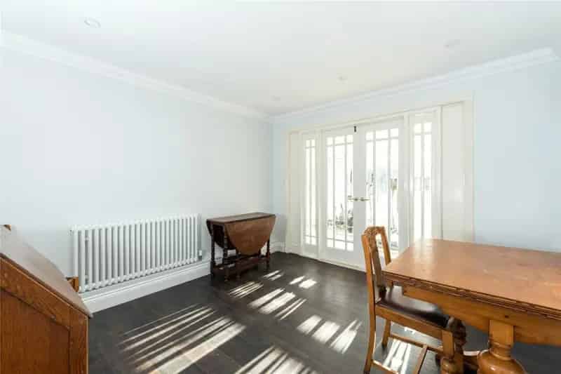 8-Bedroom Detached House with Pool and 1.25 Acres of Gardens