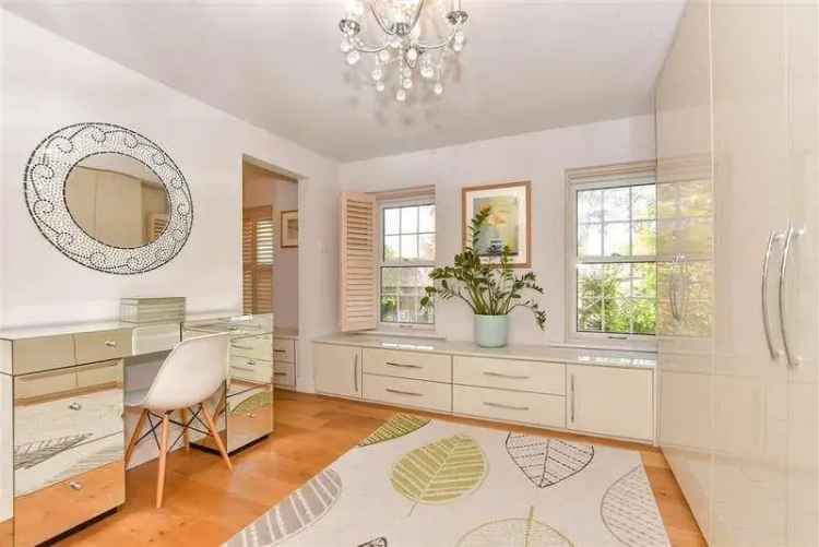 5 Bed Detached House for Sale