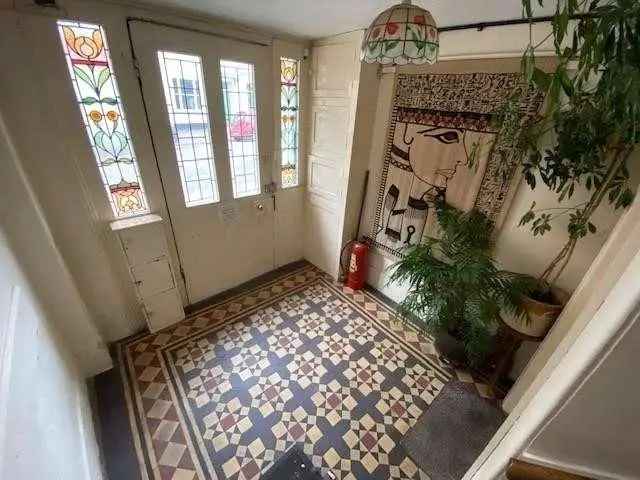 7 Bed House for Sale Near Tiverton Town Centre