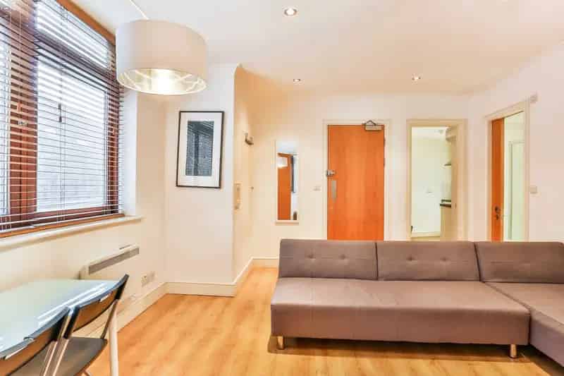 1 Bedroom Apartment St Katherine's Dock London