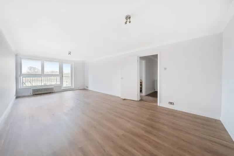 Spacious 2-Bedroom Apartment near Putney Common and Barnes Station
