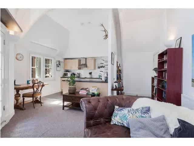 2 Bedroom Flat for Sale in Historic Building