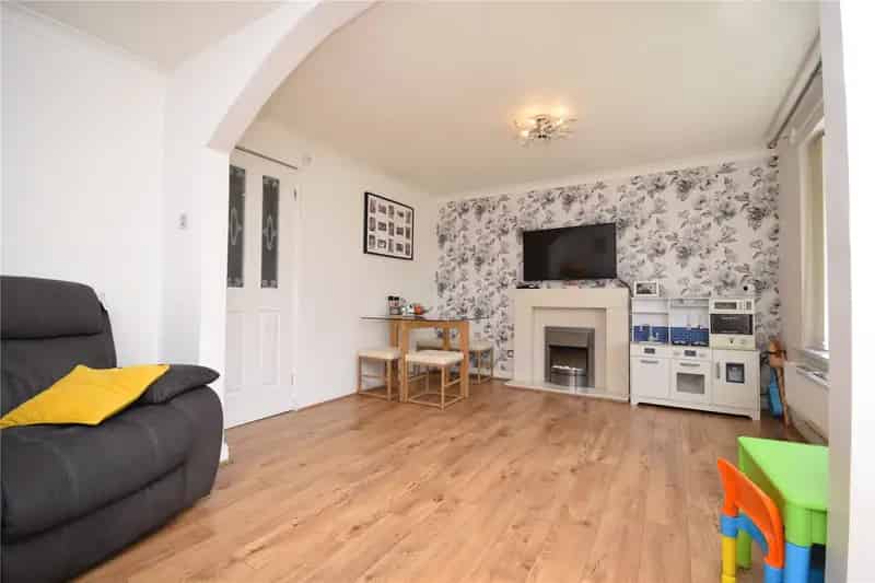 3 Bedroom Terraced House Oulton Available Early July