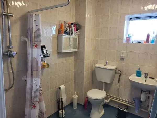 Flat For Rent in East Hampshire, England