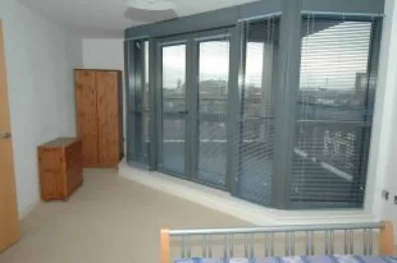 2 Bed Flat Auction Modern Method 56 Day Completion Tenanted