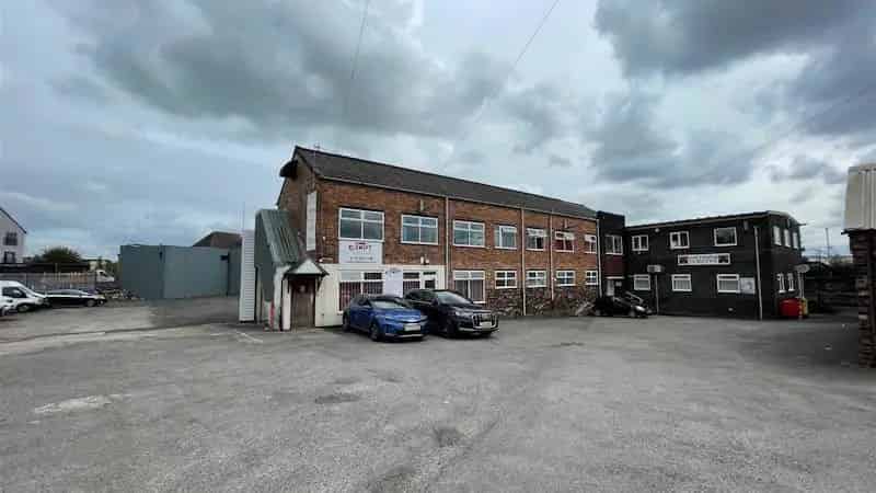 Hanley Office Suites Ample Parking Canal Views