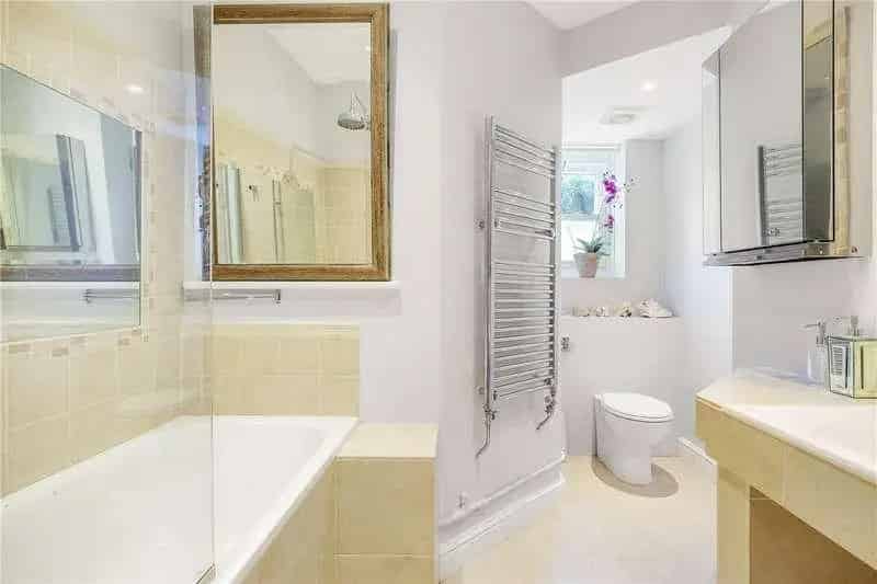 2 Bed Flat for Sale in Chelsea