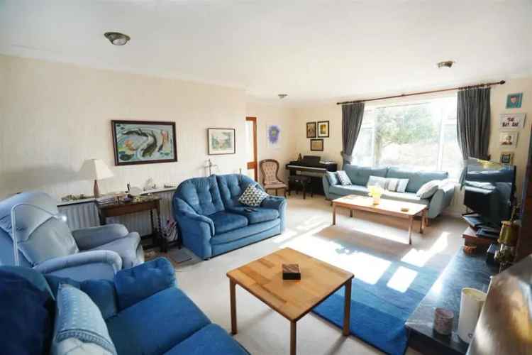 5 Bedroom Detached House For Sale - Extended Family Home