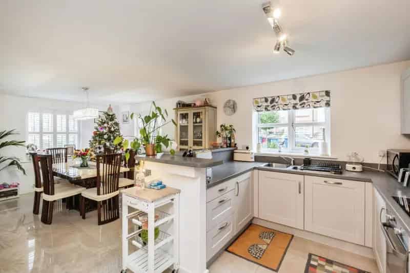 4 Bedroom Detached House To Let Boothstown