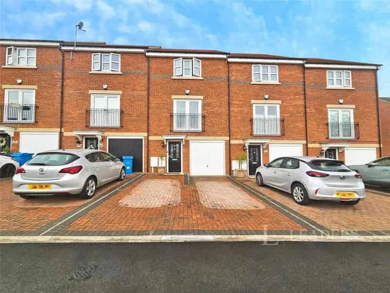 4 Bedroom Townhouse for Sale Modern Spacious Family Home
