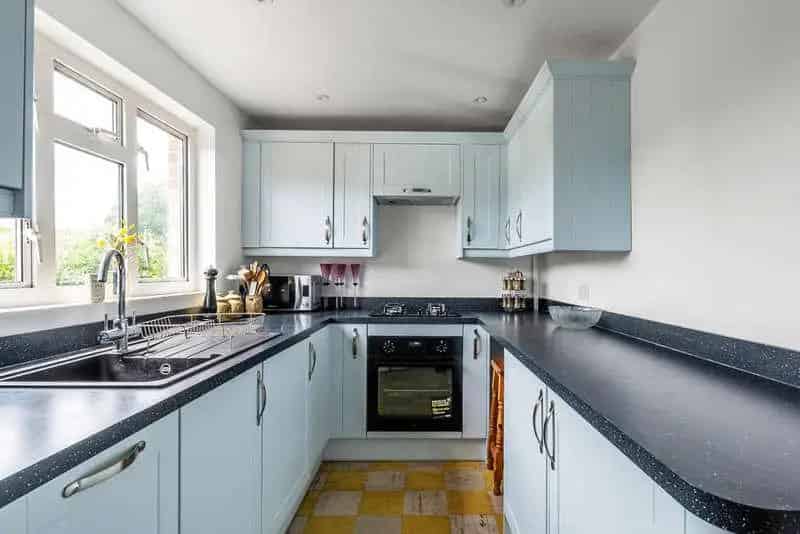2 Bed House for Sale Tandridge Modernisation Needed