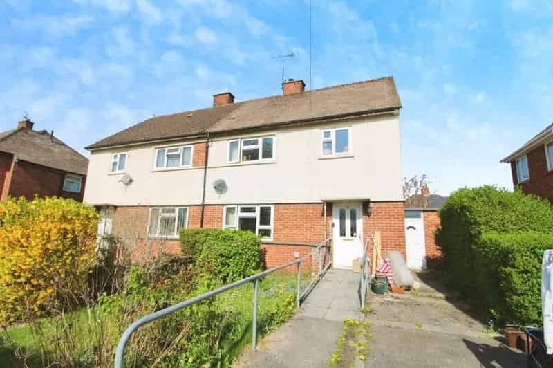 3 Bedroom Semi-Detached House Near Llandaff North